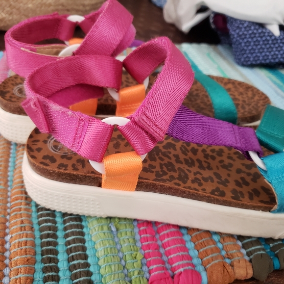 BRIGHT COLORED RIVER SANDALS - Picture 3 of 5